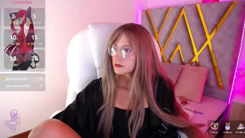 Snapshot of susan_hottye_ chatting on 03-08-25, 05:43 Susan online show from 03-08-25, 05:43