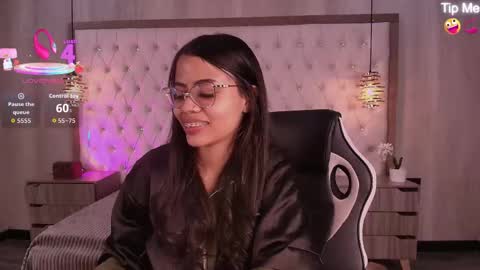 Snapshot of susan_voltaire chatting on 06-02-26, 12:29 susan_voltaire online show from 06-02-26, 12:29