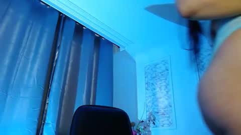 Snapshot of susana_hank chatting on 02-18-25, 09:53 susana online show from 02-18-25, 09:53