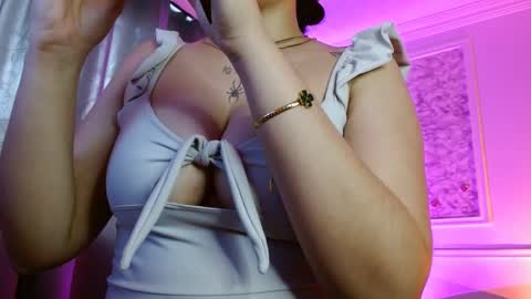 Snapshot of susana_hank chatting on 02-21-25, 05:09 susana online show from 02-21-25, 05:09