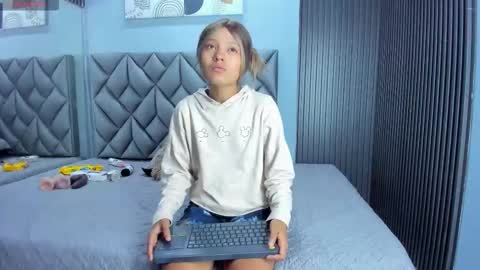susana_sanchezz online show from 02-15-26, 12:14
