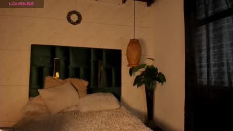 Susana W online show from 11-13-25, 09:03