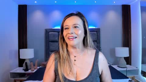 Snapshot of susann_ross chatting on 05-13-26, 10:34 Susan Everyday From 0530 to 1430 Col Time online show from 05-13-26, 10:34