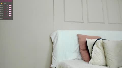 Amelia  online show from 12-19-24, 10:42