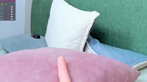 Amelia  online show from 01-27-25, 10:49