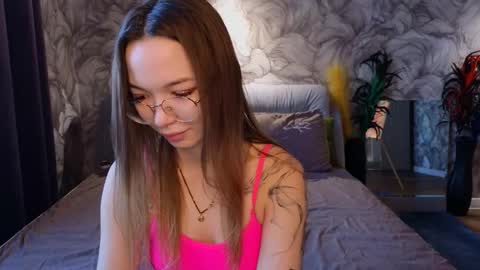 Snapshot of susannjohnson chatting on 09-21-25, 12:23 susannjohnson online show from 09-21-25, 12:23