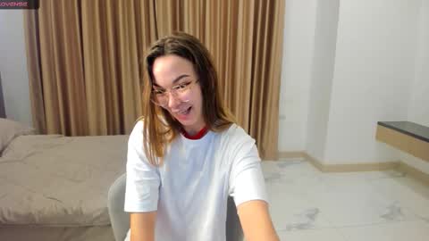 Snapshot of susannjohnson chatting on 11-19-25, 12:43 susannjohnson online show from 11-19-25, 12:43