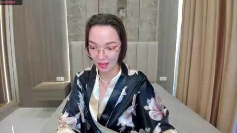 Snapshot of susannjohnson chatting on 11-26-25, 12:33 susannjohnson online show from 11-26-25, 12:33