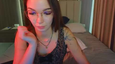 Snapshot of susannjohnson chatting on 03-11-26, 01:44 susannjohnson online show from 03-11-26, 01:44