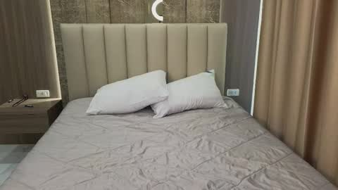 Snapshot of susannjohnson chatting on 03-21-26, 12:37 susannjohnson online show from 03-21-26, 12:37