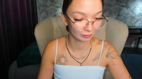 Snapshot of susannjohnson chatting on 04-09-26, 06:19 susannjohnson online show from 04-09-26, 06:19