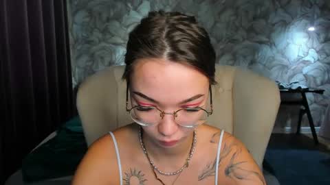 Snapshot of susannjohnson chatting on 04-12-26, 12:48 susannjohnson online show from 04-12-26, 12:48