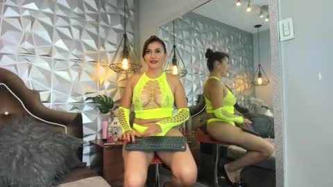 susanslim online show from 11-25-25, 03:56