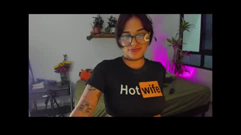 SusieGlass online show from 02-09-26, 01:53