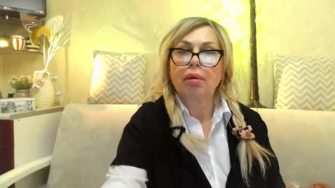 Snapshot of susiexnoreen chatting on 02-06-26, 03:37 SusiexNoreen online show from 02-06-26, 03:37