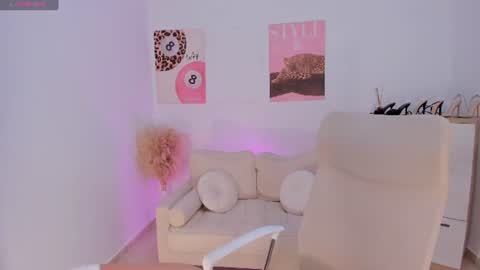 Snapshot of sussan_monroe chatting on 06-08-26, 11:16 Sussan Monroe online show from 06-08-26, 11:16