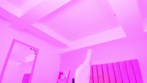 Sussan Nicole  online show from 11-05-25, 12:16