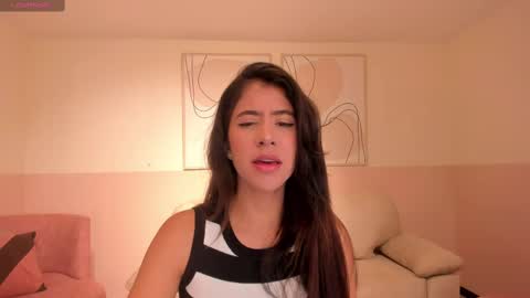 Snapshot of sussanelliot chatting on 02-26-25, 11:09 Sussan online show from 02-26-25, 11:09