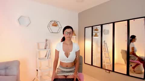 Sussan Keller online show from 11-15-25, 12:13