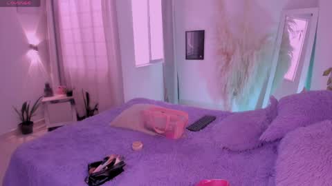 sussy_bell_ online show from 05-22-26, 07:19