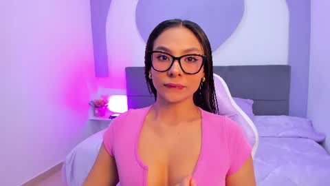 sussy_sweet4u online show from 06-21-26, 10:07