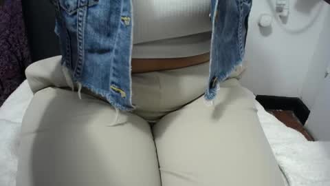 Snapshot of susy_perverttt chatting on 06-07-26, 02:54 susy_perverttt online show from 06-07-26, 02:54