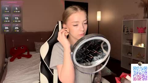 Snapshot of susyschuerholz chatting on 04-29-26, 01:15 Jessica online show from 04-29-26, 01:15