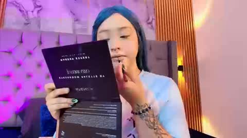 suxan_white online show from 03-25-26, 01:06