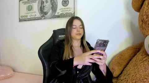 Snapshot of suzan__cooper2 chatting on 06-03-26, 08:03 suzan__cooper2 online show from 06-03-26, 08:03