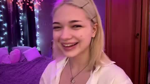 Snapshot of suzannabarmes chatting on 06-30-26, 11:28 Stacy online show from 06-30-26, 11:28