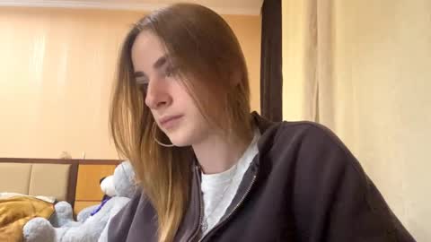 Snapshot of suzannetigerino chatting on 06-06-26, 01:38 Emila online show from 06-06-26, 01:38