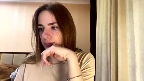 Snapshot of suzannetigerino chatting on 07-07-26, 07:09 Emila online show from 07-07-26, 07:09