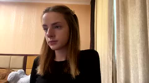 Snapshot of suzannetigerino chatting on 07-12-26, 08:05 Emila online show from 07-12-26, 08:05