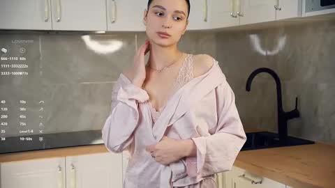 Snapshot of suziegoglia chatting on 01-11-26, 09:31 Kristanna online show from 01-11-26, 09:31