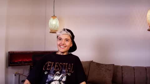 Snapshot of suzuwolf_dim chatting on 11-12-25, 05:19 suzuwolf_dim online show from 11-12-25, 05:19