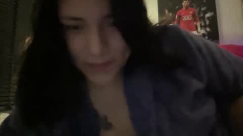 Snapshot of suzyishellawet chatting on 01-17-26, 06:51 Suzy online show from 01-17-26, 06:51