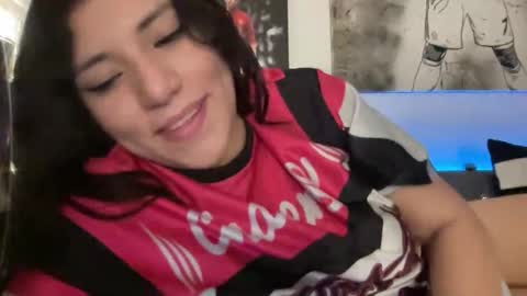 Snapshot of suzyishellawet chatting on 02-03-26, 06:22 Suzy online show from 02-03-26, 06:22