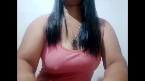 Snapshot of suzzie_hot chatting on 01-01-25, 10:35 suzzie_hot online show from 01-01-25, 10:35