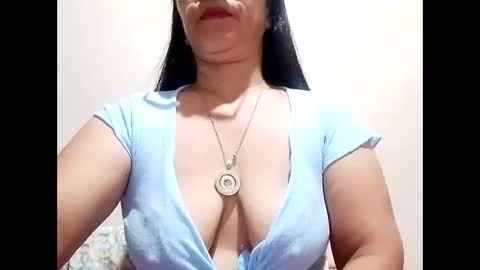 Snapshot of suzzie_hot chatting on 03-10-25, 08:34 suzzie_hot online show from 03-10-25, 08:34