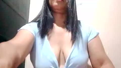Snapshot of suzzie_hot chatting on 09-19-25, 07:58 suzzie_hot online show from 09-19-25, 07:58