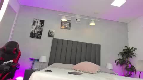 Snapshot of sven_basquiat chatting on 03-02-26, 07:43 Sven online show from 03-02-26, 07:43