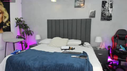 Snapshot of sven_basquiat chatting on 04-04-26, 07:55 Sven online show from 04-04-26, 07:55