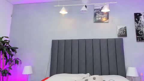 Snapshot of sven_basquiat chatting on 07-17-26, 08:03 Sven online show from 07-17-26, 08:03