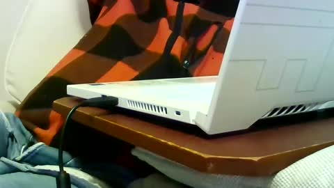 Snapshot of sven_eber chatting on 02-20-25, 08:03 Peter online show from 02-20-25, 08:03