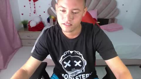 Snapshot of sven_fox723 chatting on 03-05-26, 11:28 Sven online show from 03-05-26, 11:28
