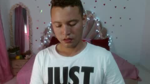 Snapshot of sven_fox723 chatting on 06-07-26, 01:37 Sven online show from 06-07-26, 01:37