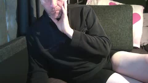 Snapshot of swartarn chatting on 04-19-26, 02:27 ArnSwart online show from 04-19-26, 02:27