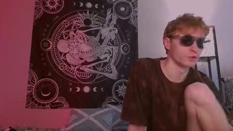 Snapshot of sweathome chatting on 02-08-26, 04:43 sweaties3 online show from 02-08-26, 04:43