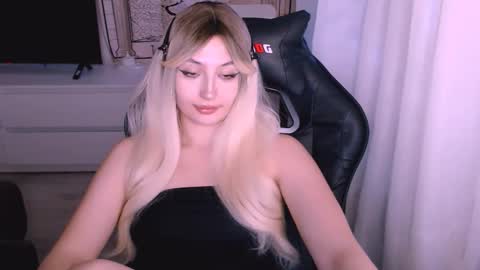 Kate online show from 12-04-25, 02:54