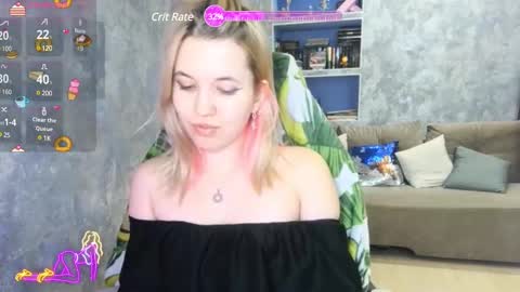 Snapshot of sweeet_bee chatting on 02-15-25, 02:15 Melisa online show from 02-15-25, 02:15